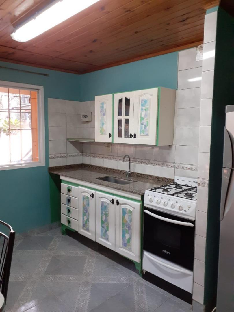 Casa 2 ambientes con 1 baño