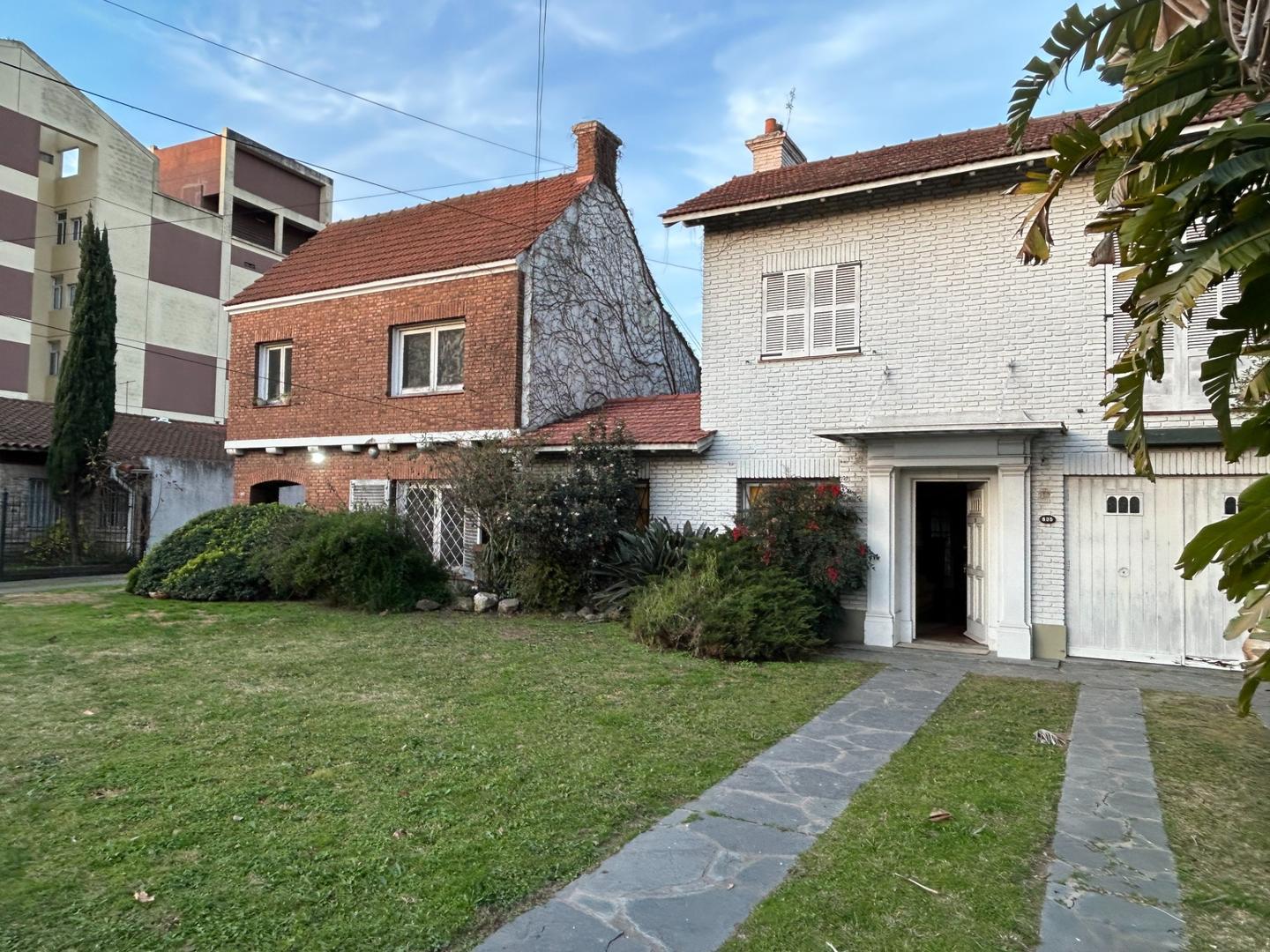 Casa en Venta en Adrogue, USD 1.580.000