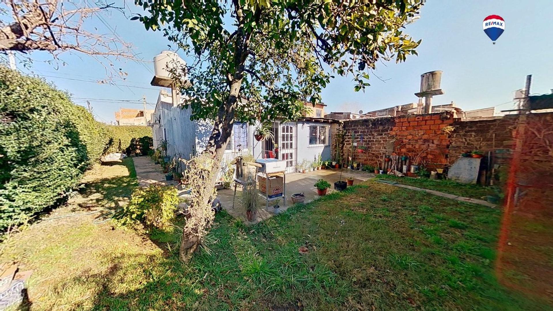 VENTA CASA GONZALEZ CATAN 4 AMB  PATIO PERMUTA