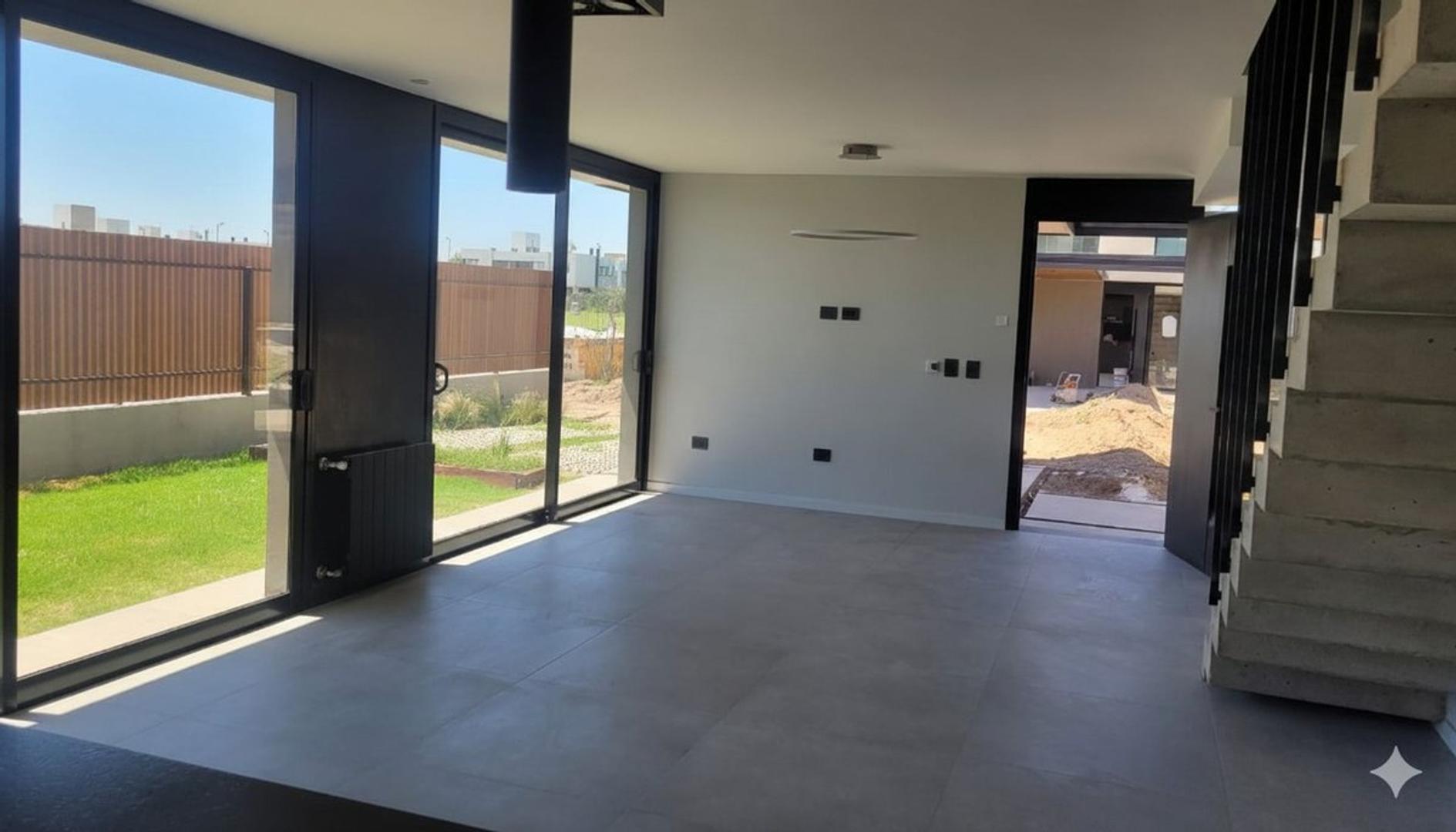 Depto Tipo Casa en Venta con 1 cocheras