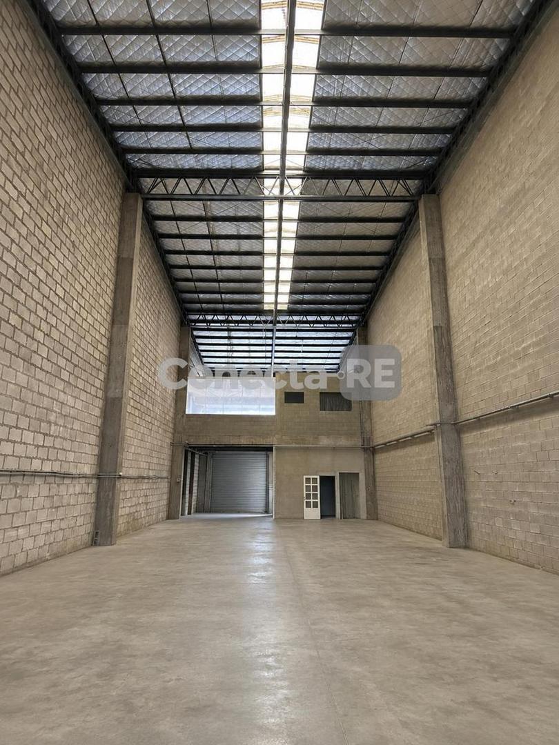 VALENTIN GOMEZ al 100 - DENTRO PARQUE INDUSTRIAL