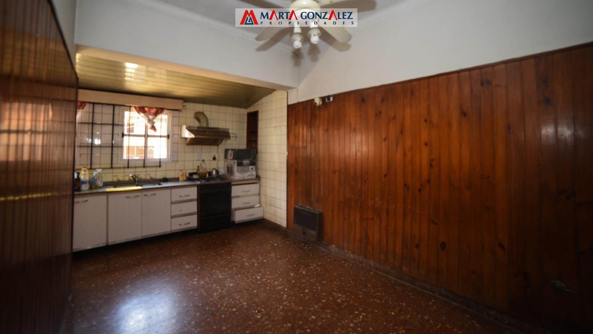 Casa 4 ambientes con 1 baño