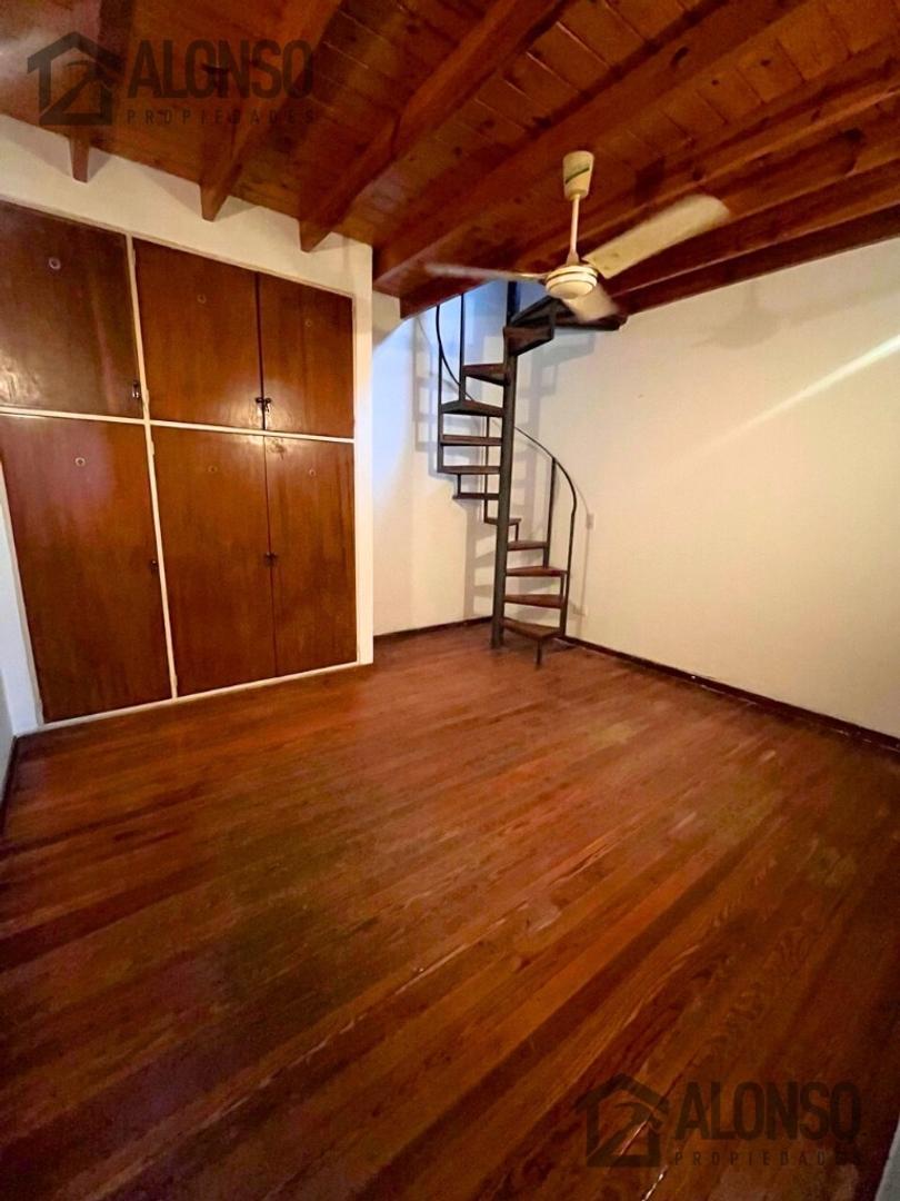 Casa 4 Amb con Jardín y Garage en ALQUILER, Lanus Oeste