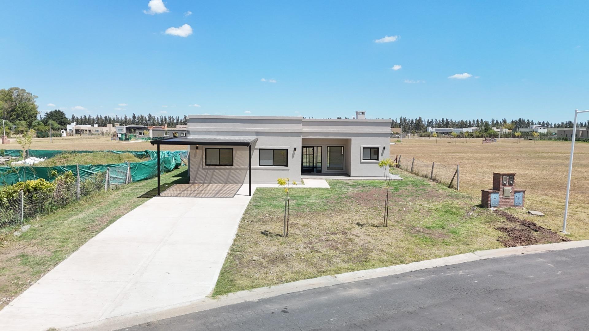 Casa 4 ambientes con 3 baños