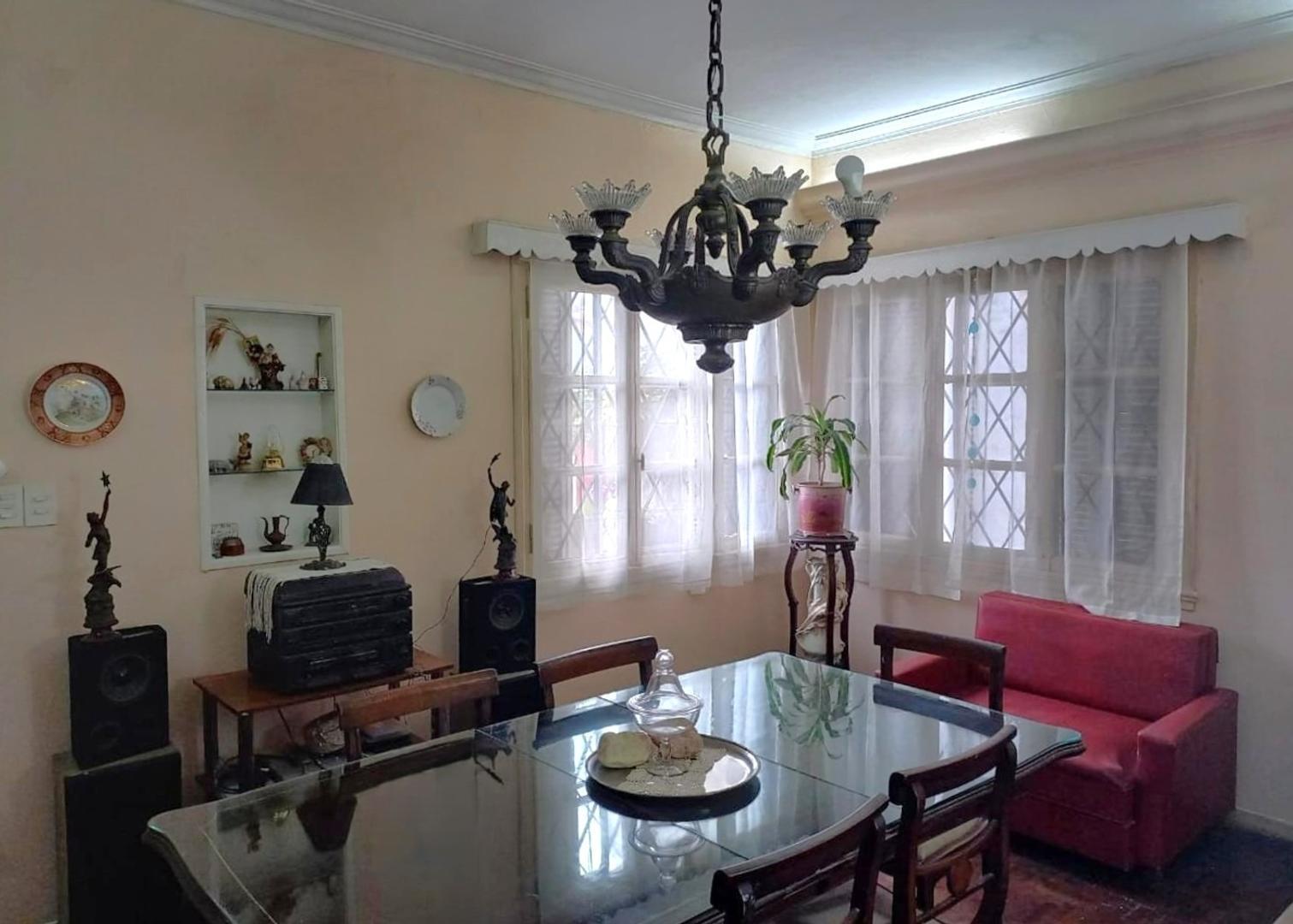 Chalet en Venta 3 ambientes con Garaje Patio Haedo Norte