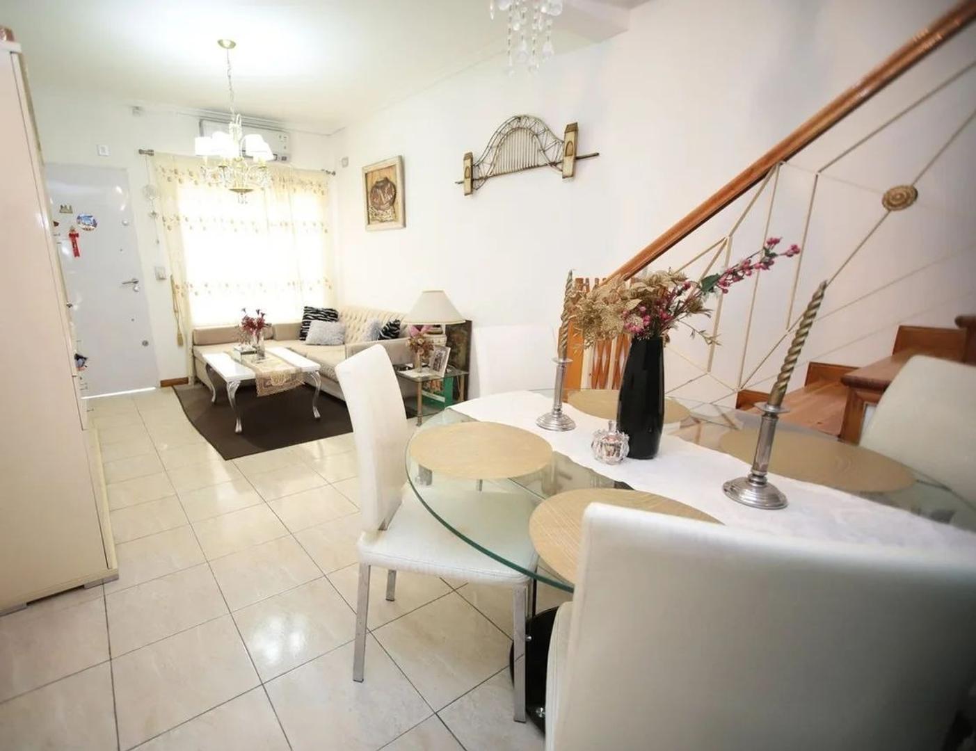 Casa en Venta con 1 cochera