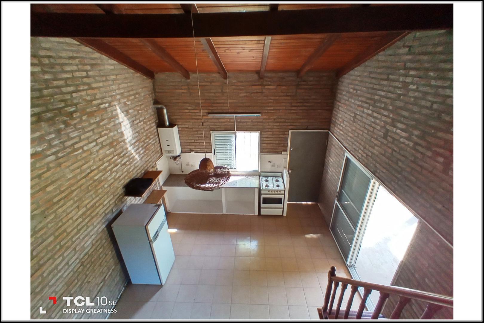 Casa en Alquiler con 1 cochera