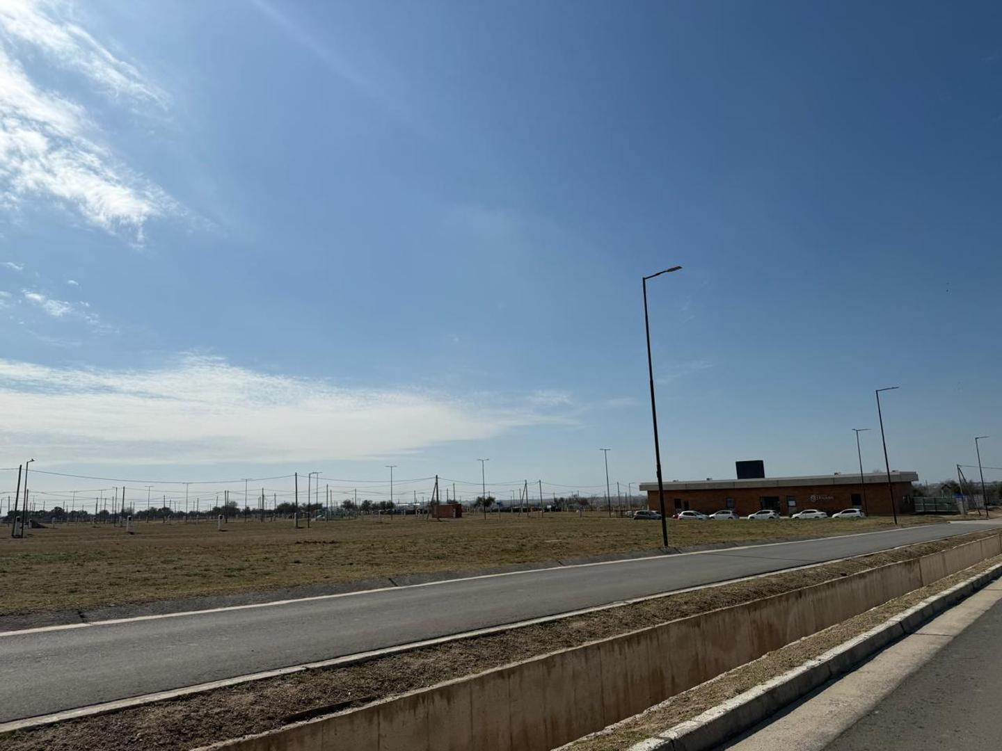 OPORTUNIDAD Terreno en Docta Central