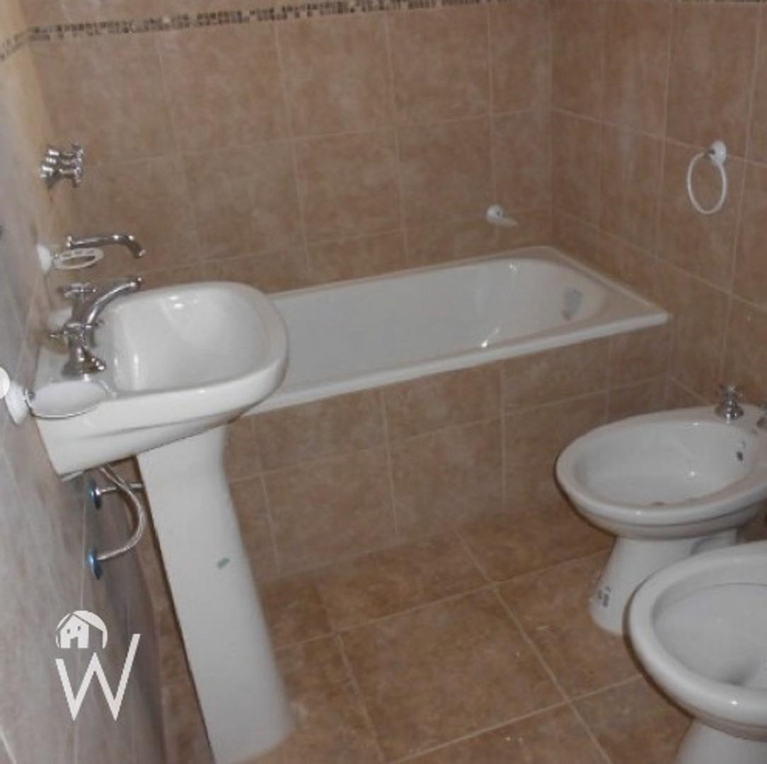 Departamento 4 ambientes con 2 baños