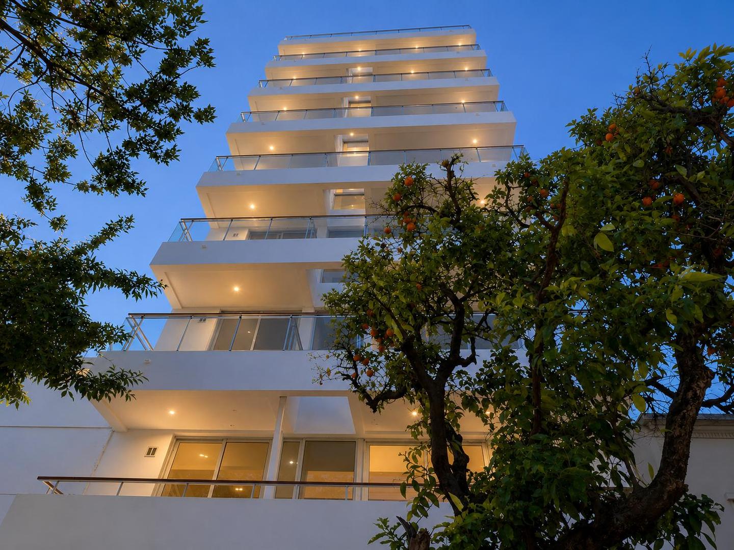 MONOAMBIENTE EN VENTA CON COCHERA - Calle 8 e/ 38 y 39  La Plata