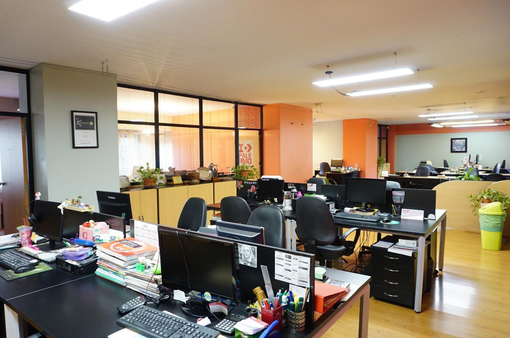 IMPECABLE PISO COMPLETO EN UNA ZONA EMBLEMÁTICA PARA ENTRAR