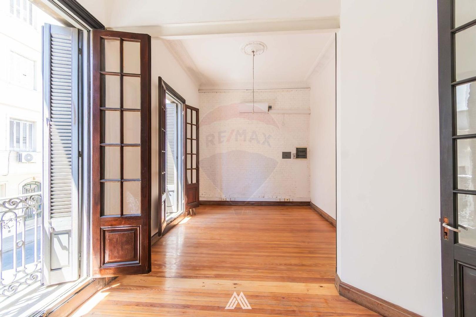 CASA DE ALTOS C/ LOCAL EN PB INDEPEND. RENTADO.