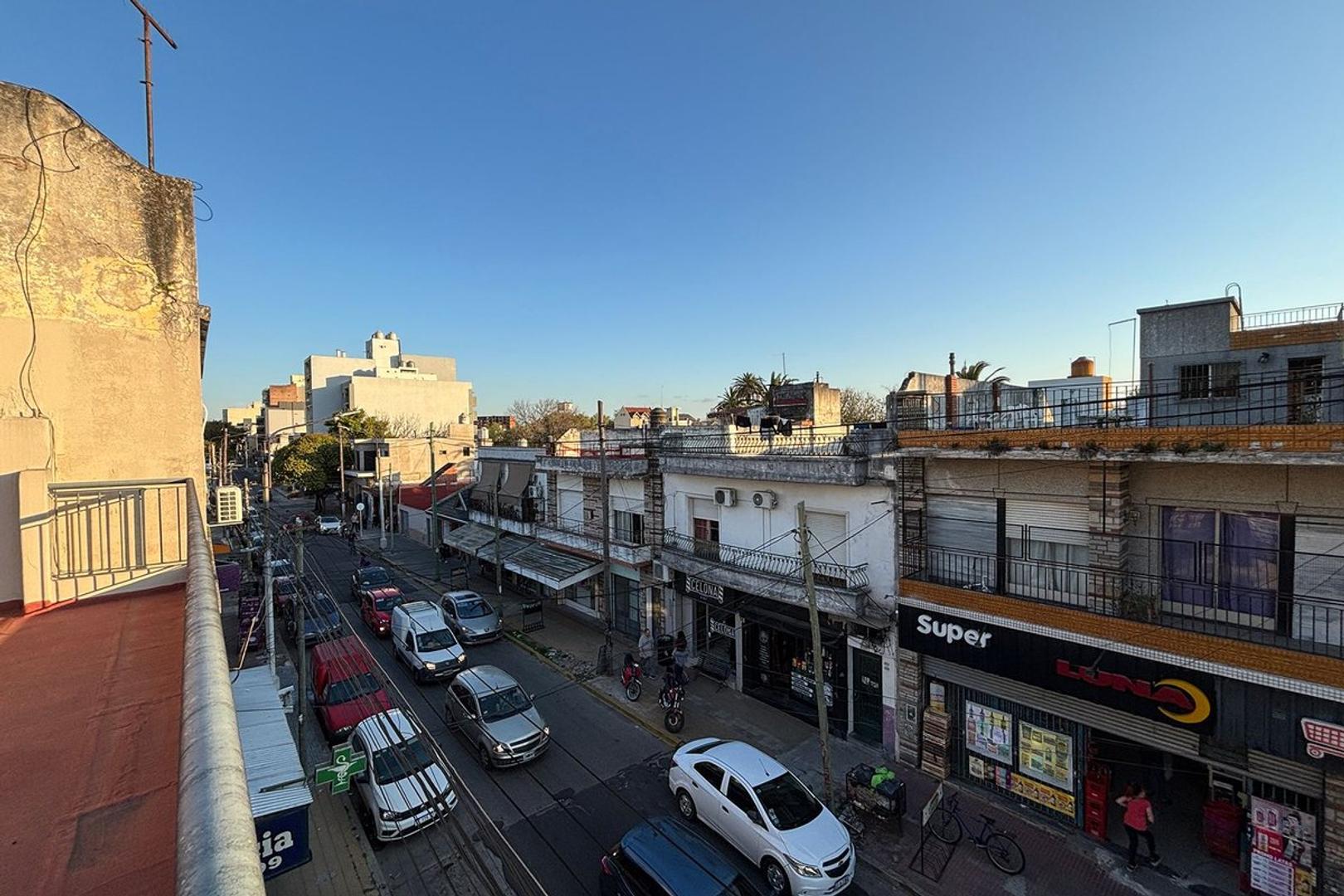 Casa 4 ambientes con 1 baño