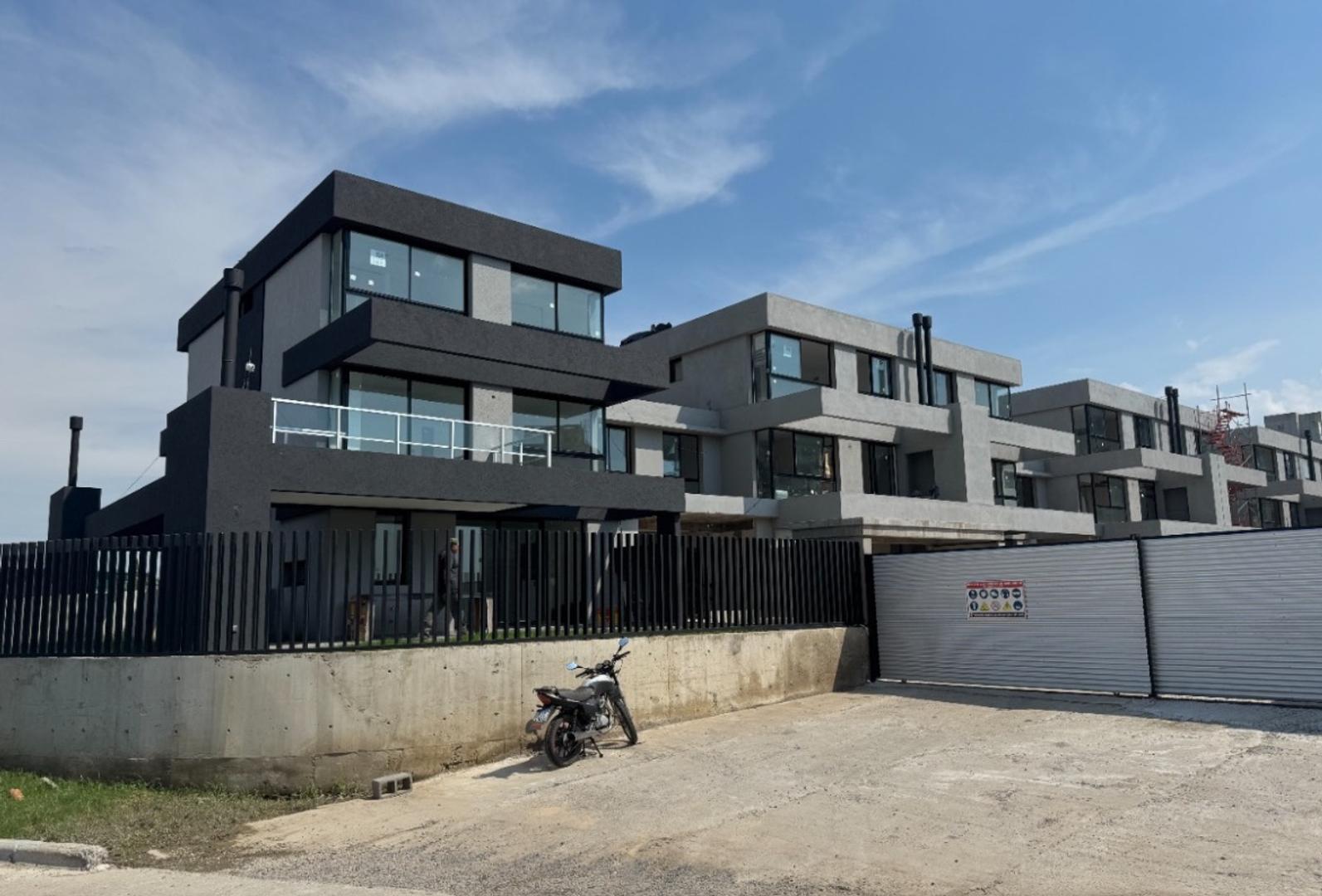 Departamento 5 ambientes con 3 baños