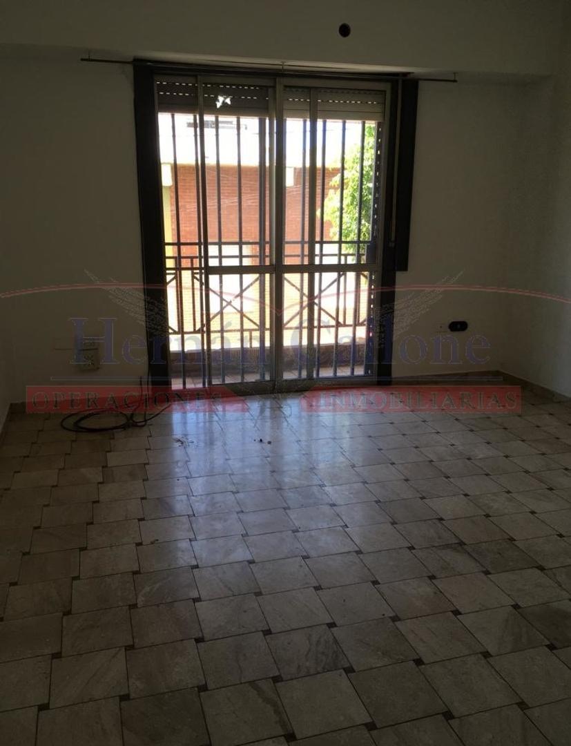 EXCELENTE DEPTO. 3 AMB CON TERRAZA Y PATIO EN LA TABLADA