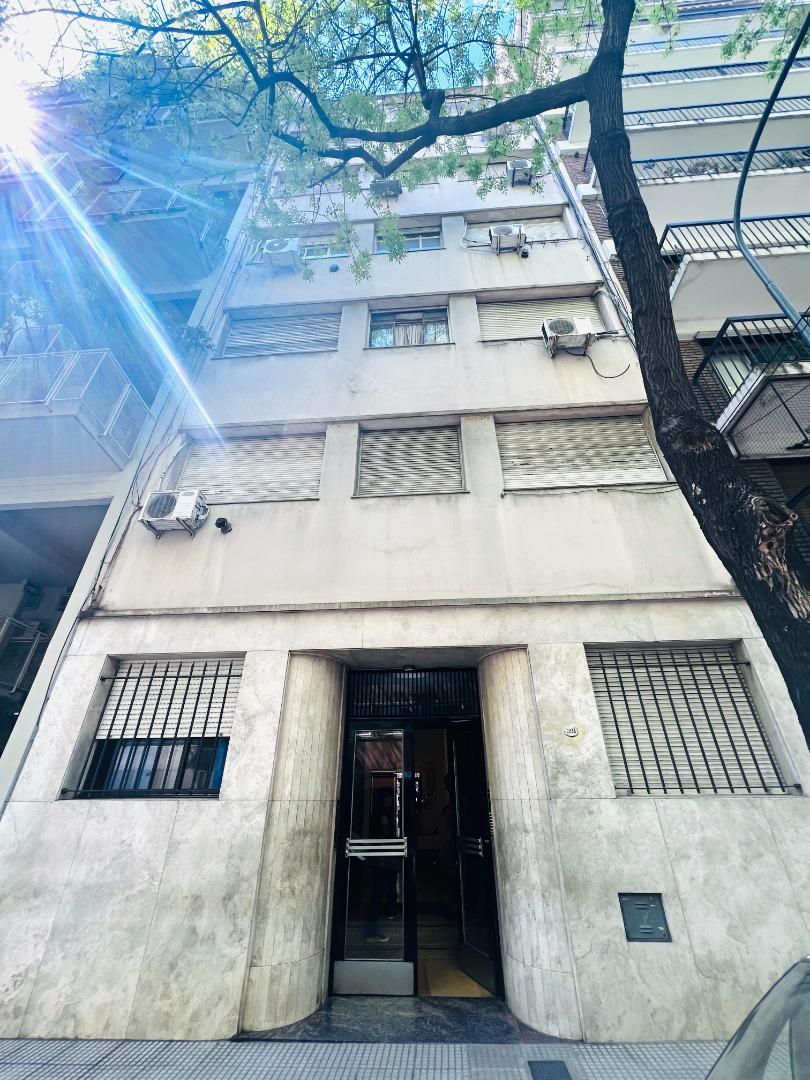 Venta luminoso monoambiente en Recoleta
