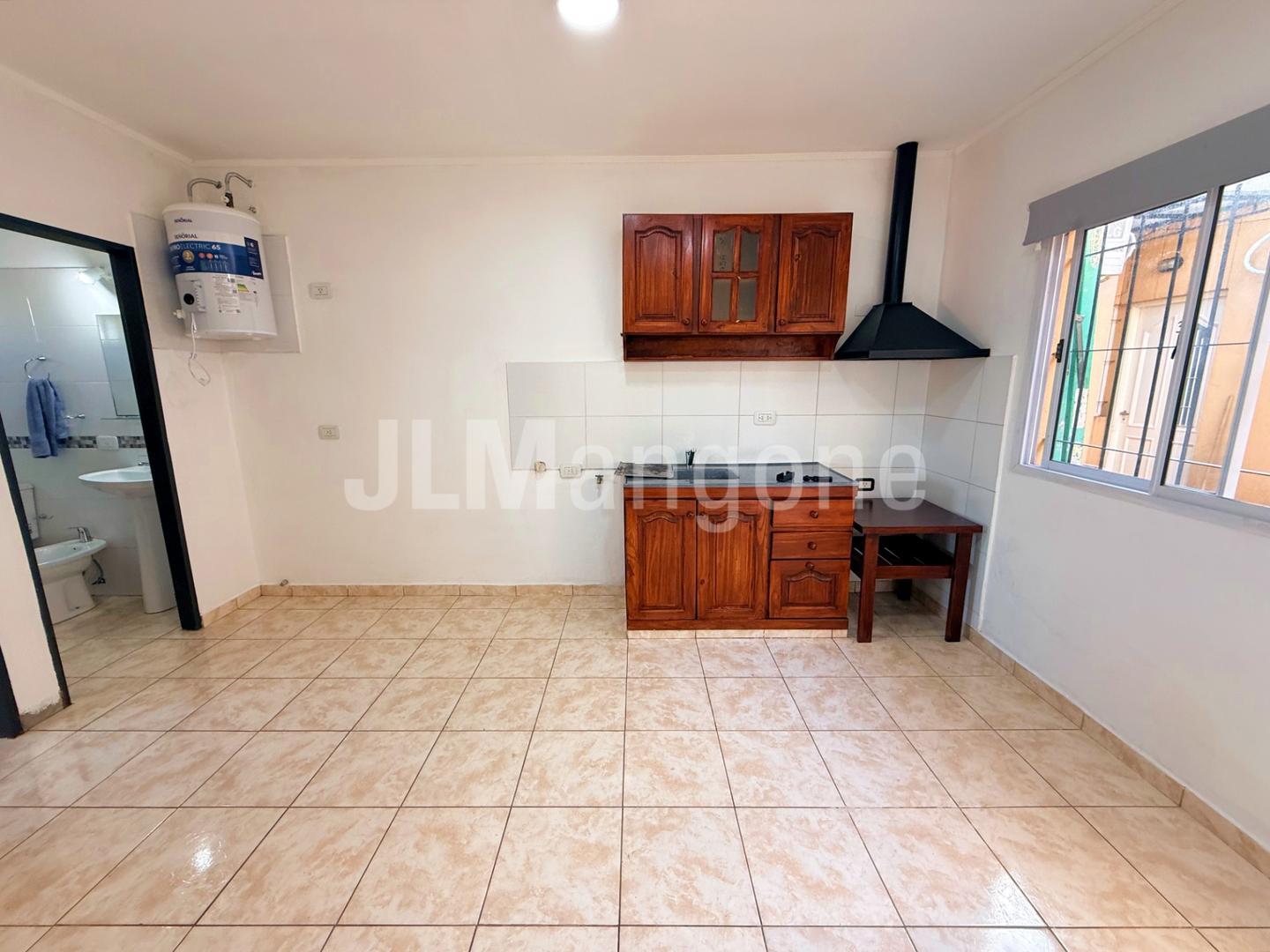 Depto Tipo Casa en Alquiler de 1 dormitorio