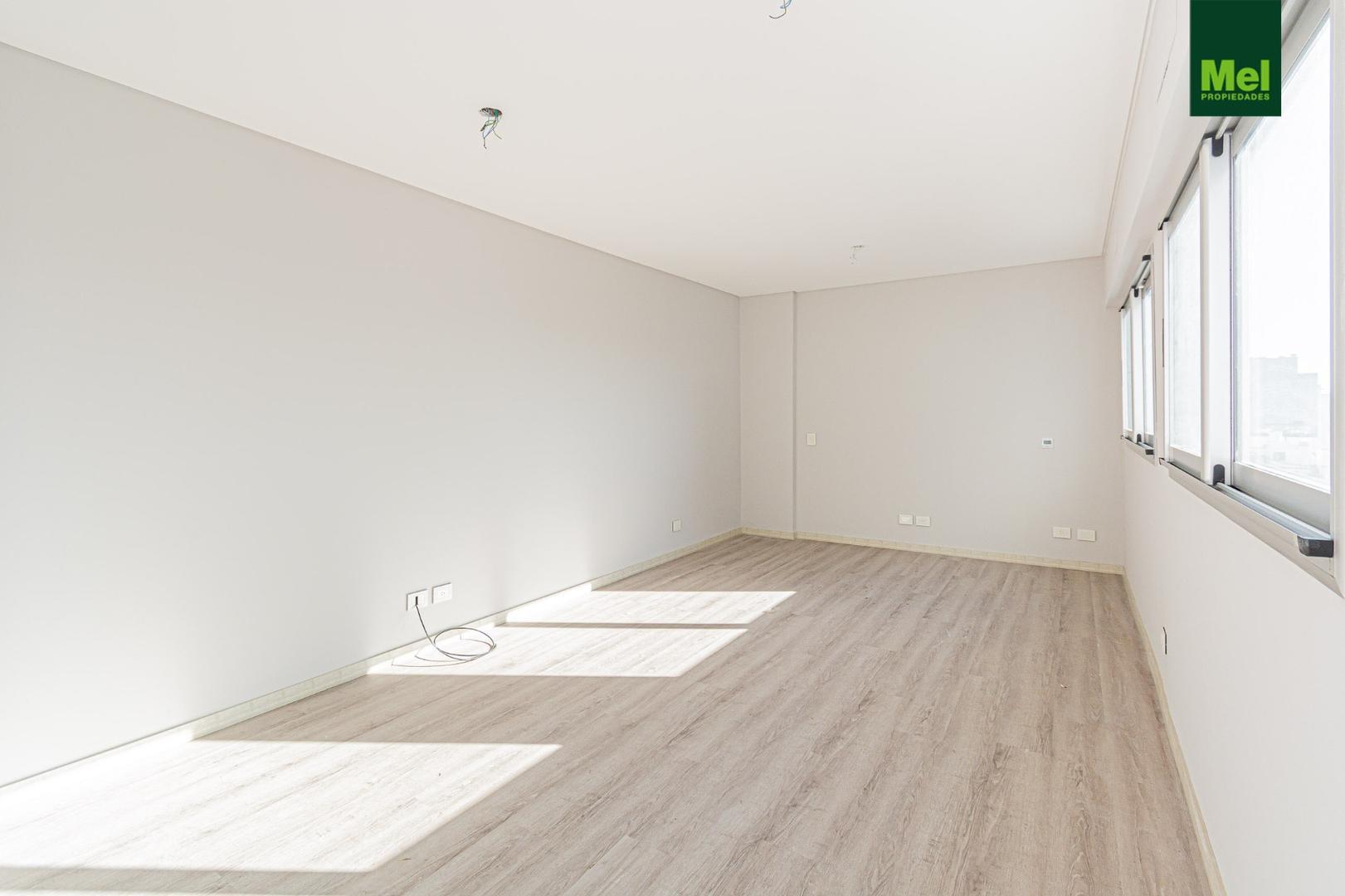 Amplio Ambiente divisible en Edificio Full Amenties.