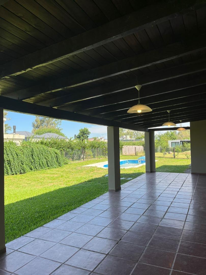 Casa en Venta con 5 cocheras