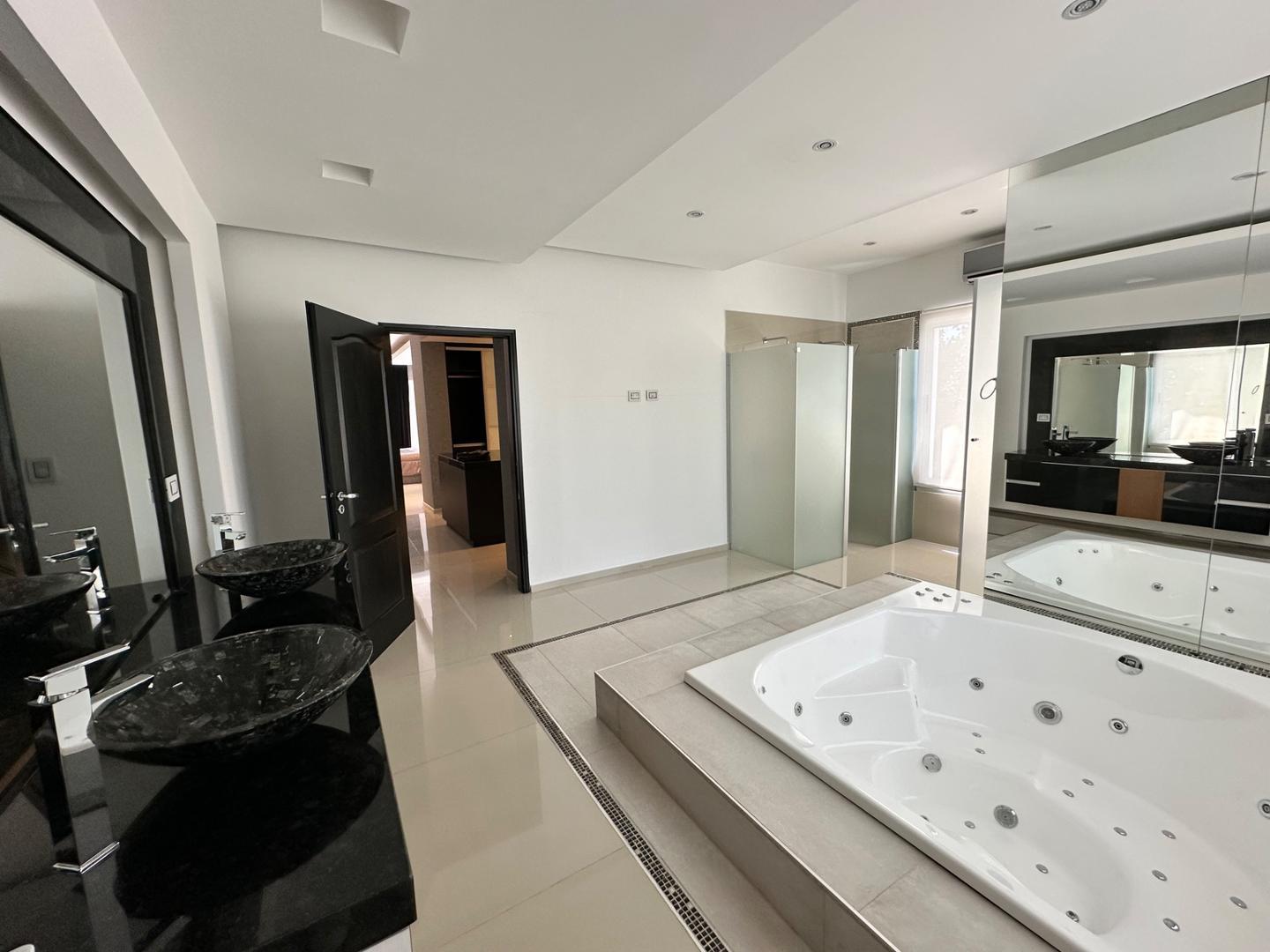 CASA EN VENTA COUNTRY LAS DELICIAS