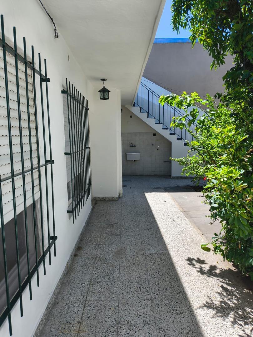 Depto Tipo Casa en Alquiler de 1 dormitorio