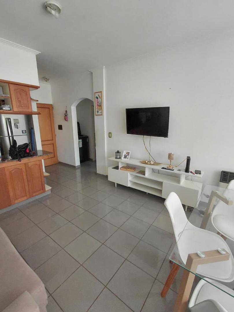 Impecable dpto 2 ambientes muy luminoso, excelente zona