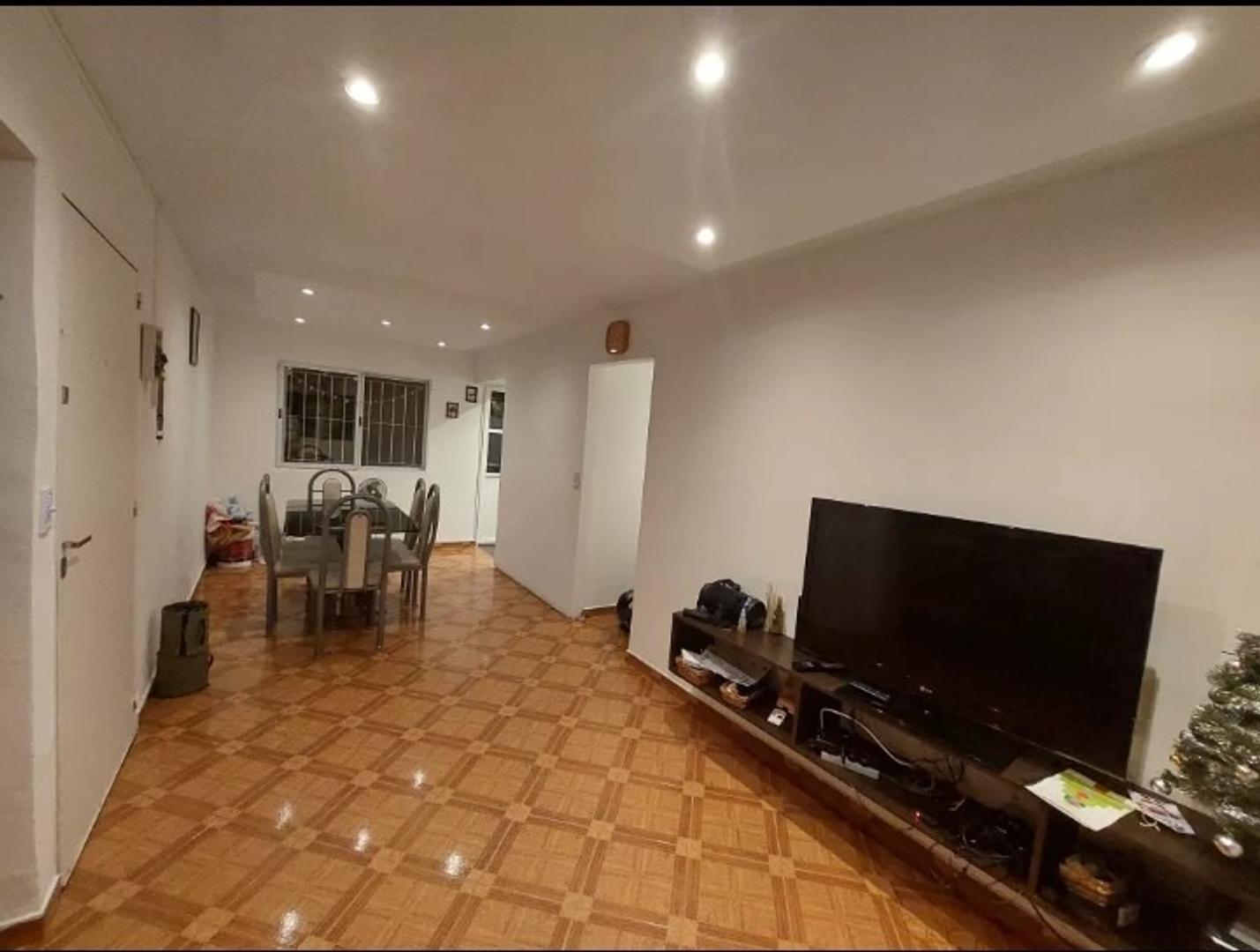 Departamento 4 ambientes con 1 baño