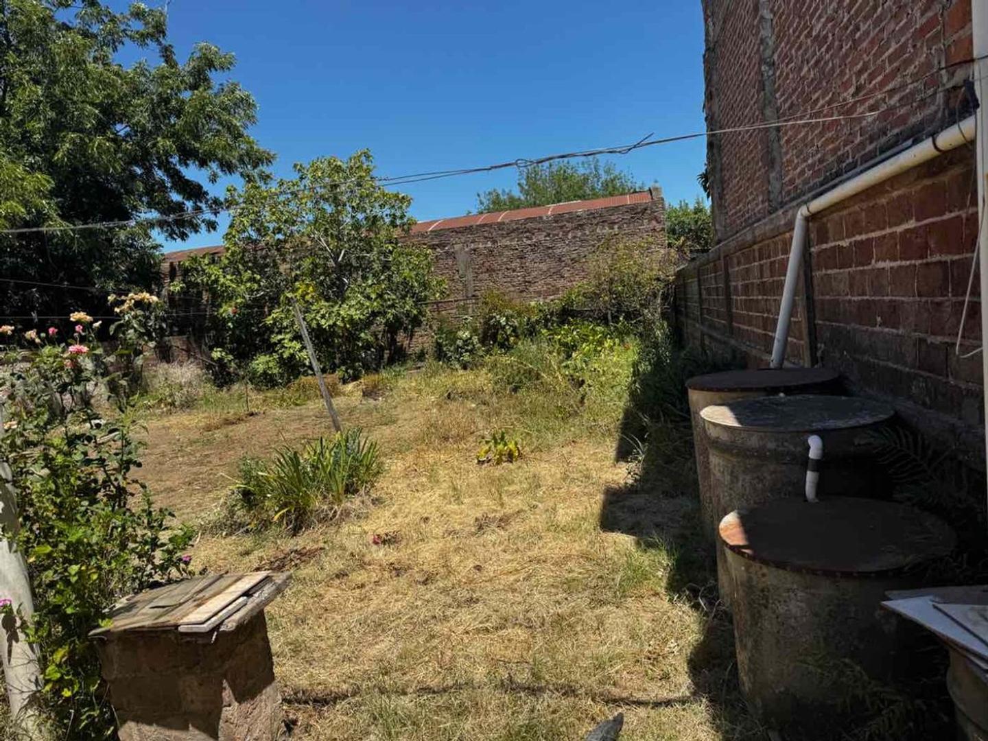 Casa 3 ambientes con 1 baño