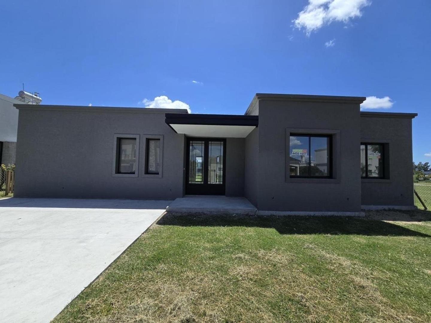 Casa A Estrenar - Lote A Laguna - Barrio San Matias