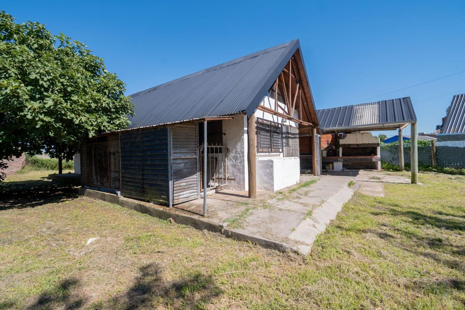 Casa 2 ambientes con 1 baño