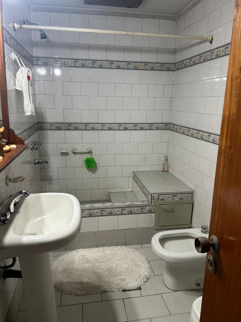 Casa a refaccionar en 2 plantas