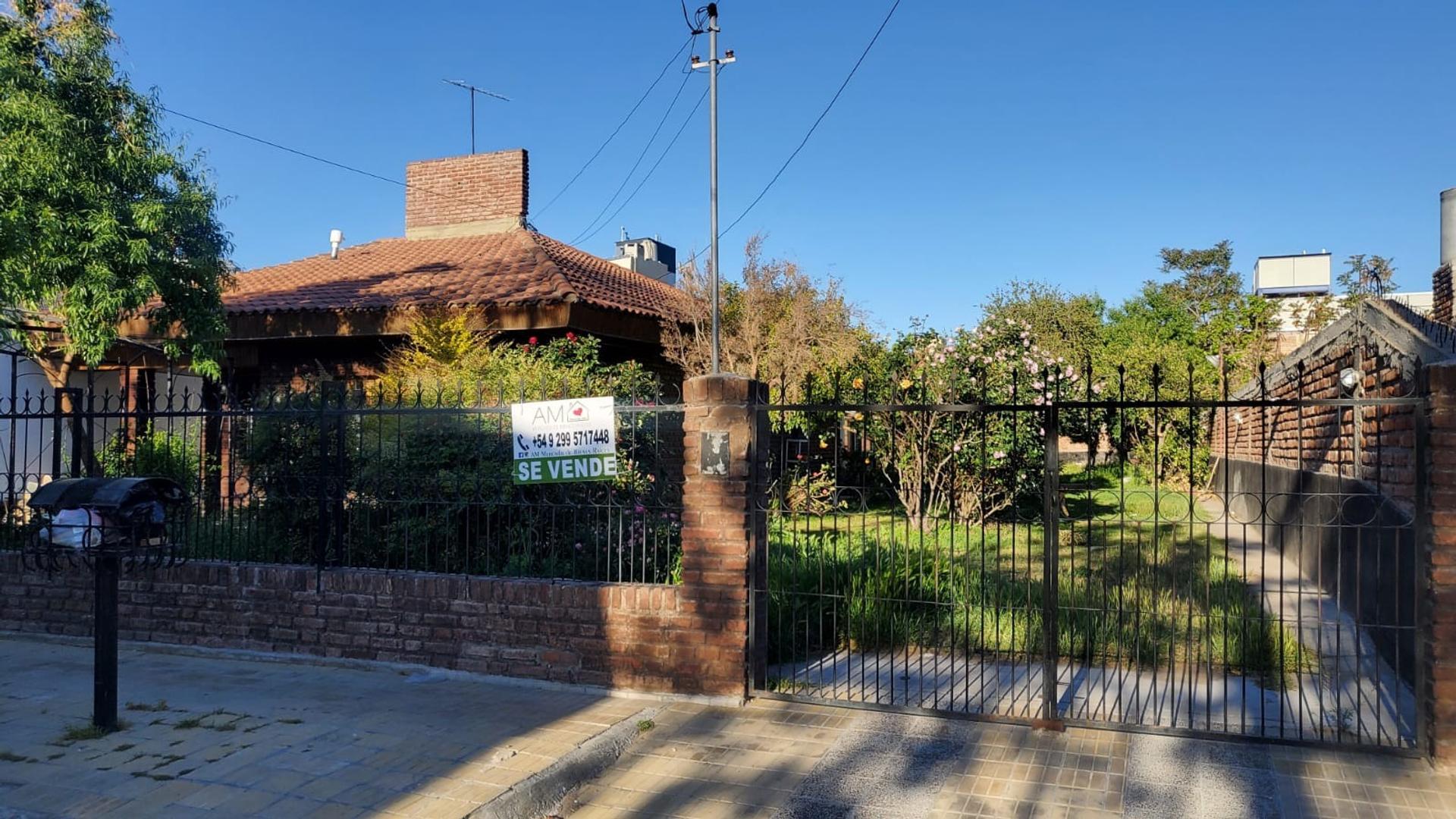 Amplio lote con casa 3D radio centro Nqn