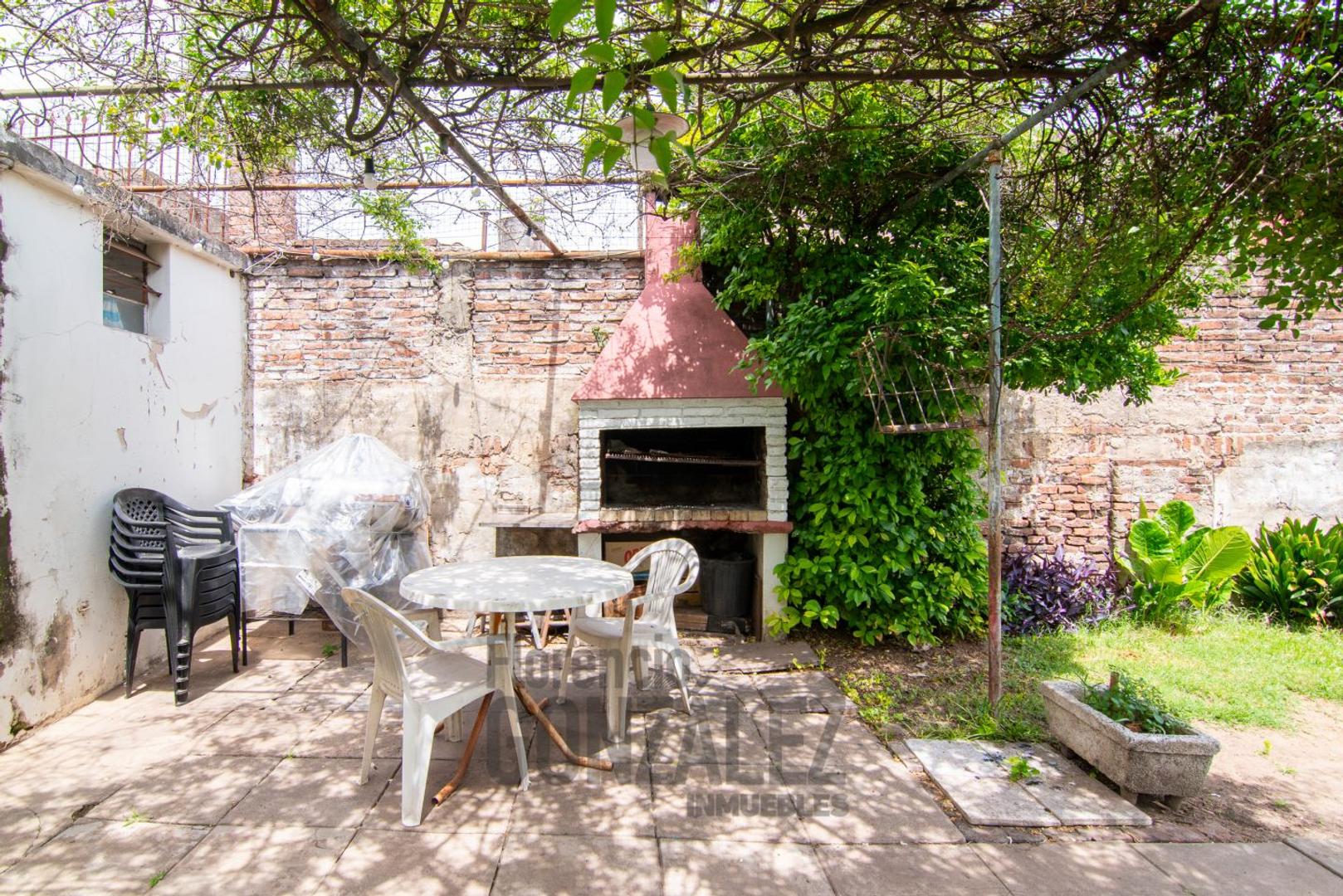 Casa en Venta con 3 cocheras