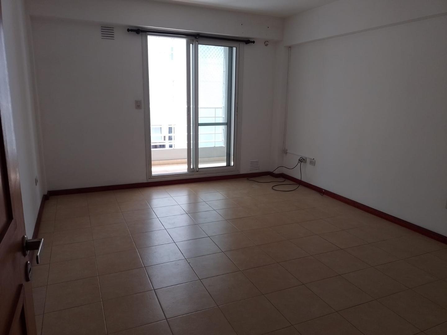 "DEPTO + BAULERA Y COCHERA EN GRAN TORRE"