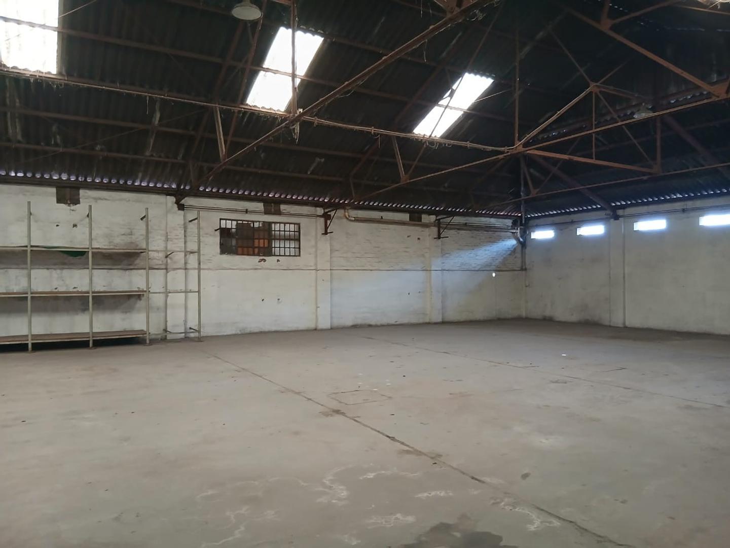 Galpon  E/camion y entre San Lorenzo y Blanco Encalada