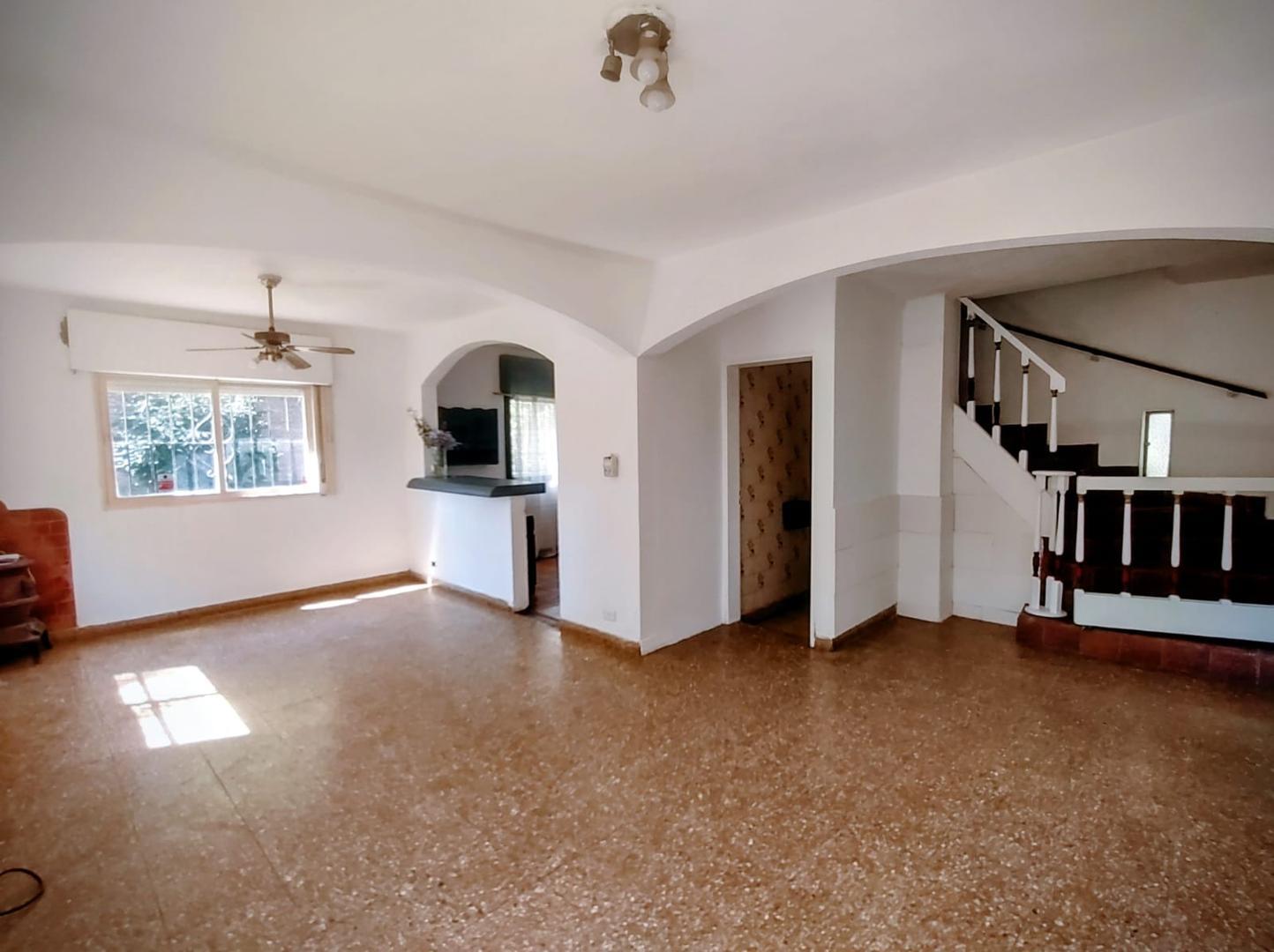 CASA EN ALQUILER DE TRES DORMITORIOS