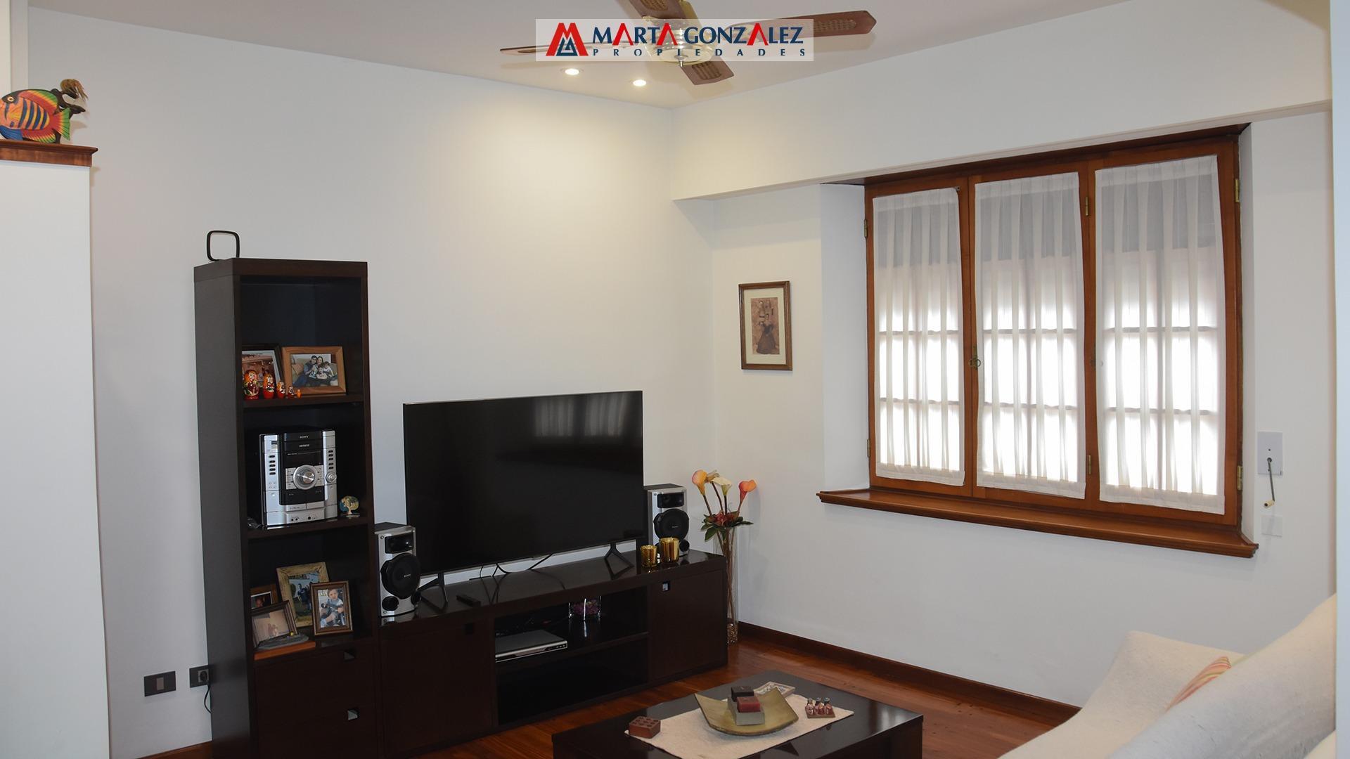 Casa 4 ambientes con 4 baños