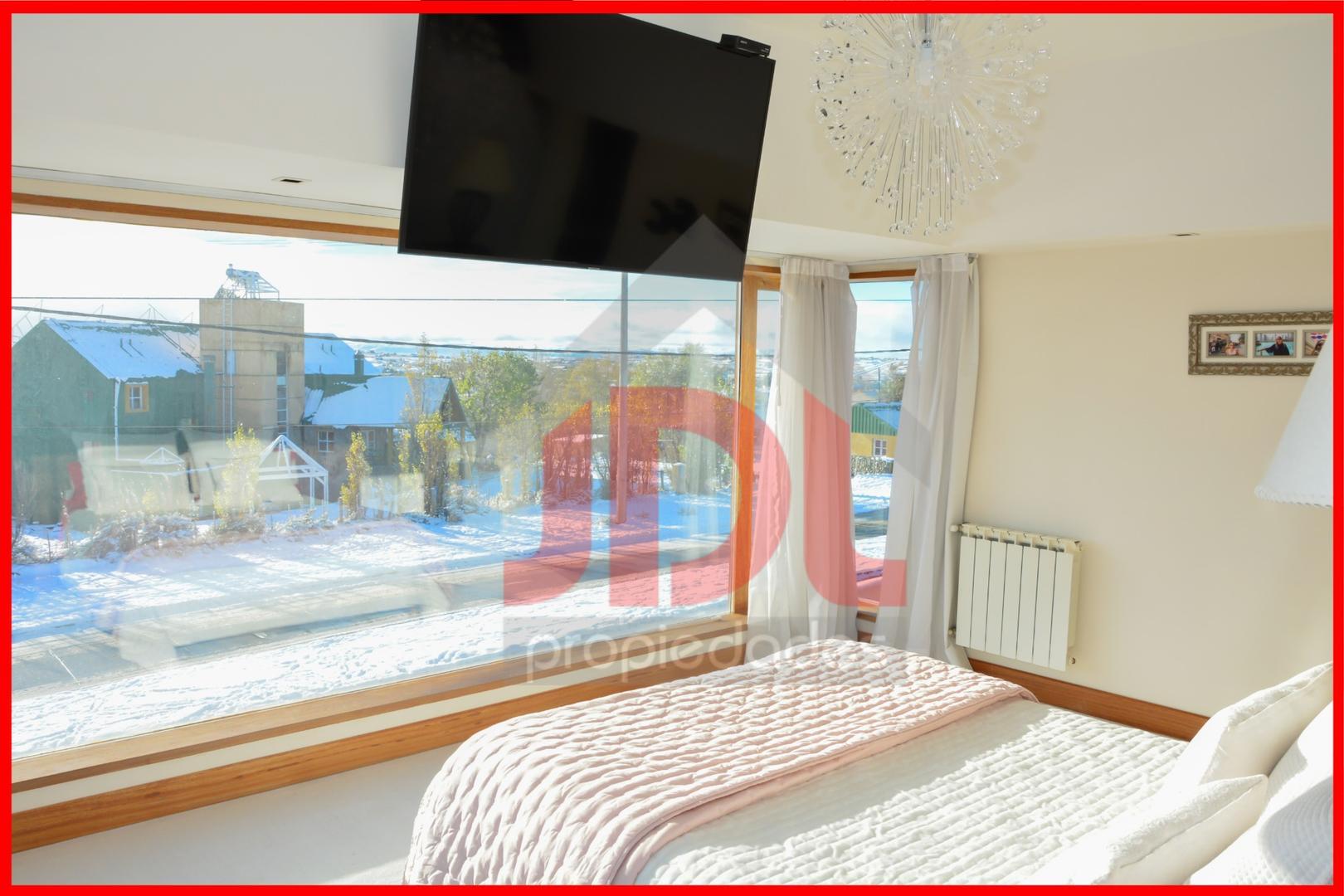 Av. Juan Domingo Peron 1033