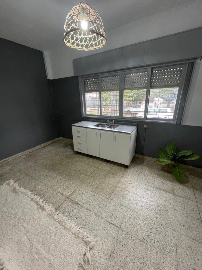 Depto Tipo Casa en Venta en Castelar Norte, USD 95.000