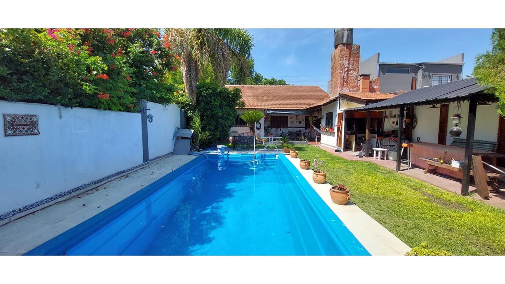 Casa 5 ambientes Venta- Castelar Norte