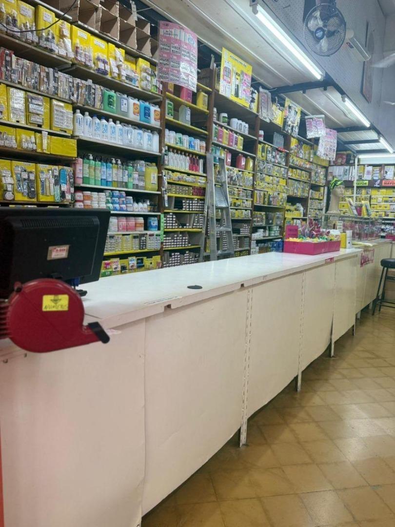 Local en Alquiler en plano centro – Buenos Aires 375