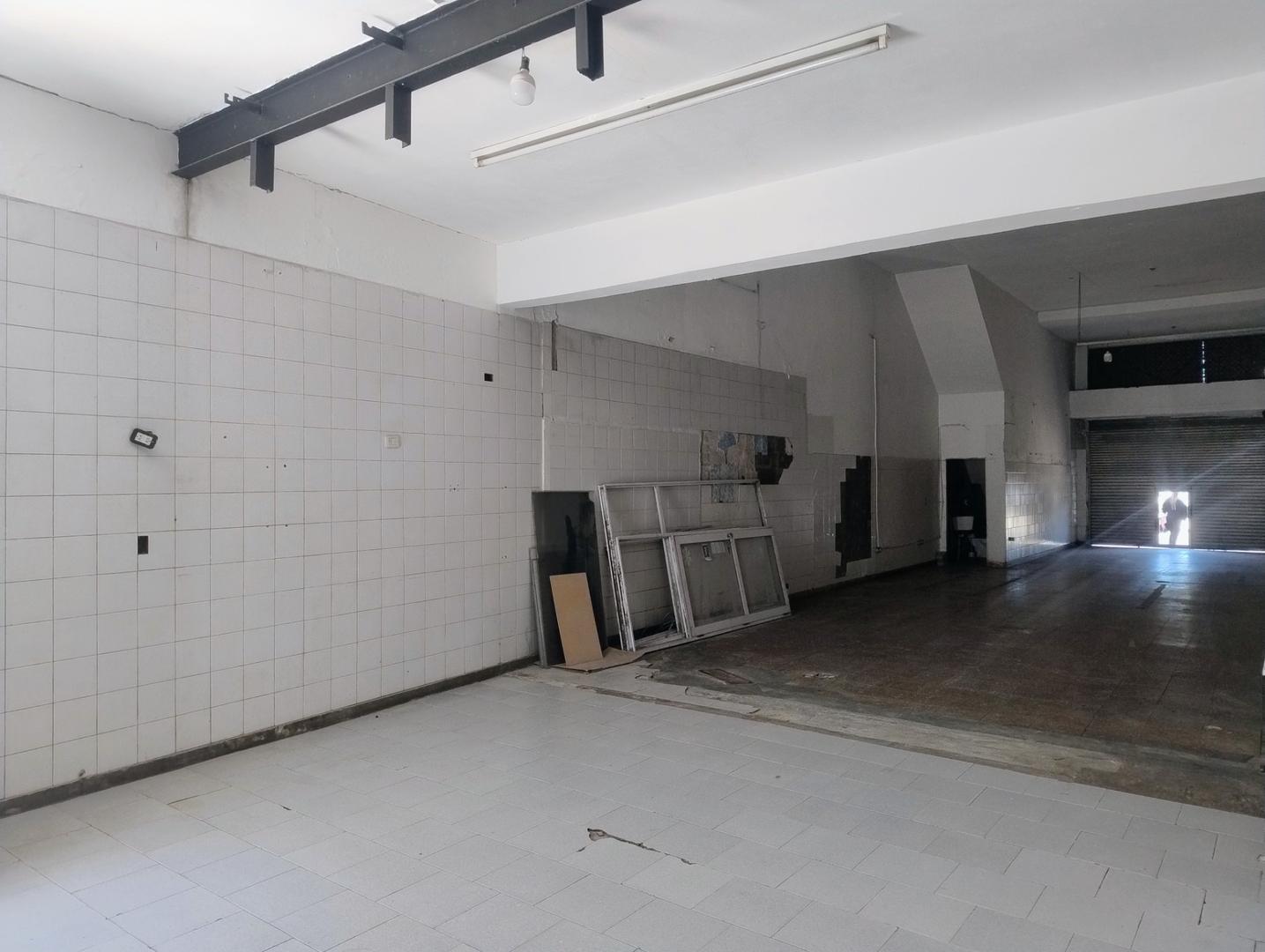 ALQ LOCAL 120M2 EN TIGRE