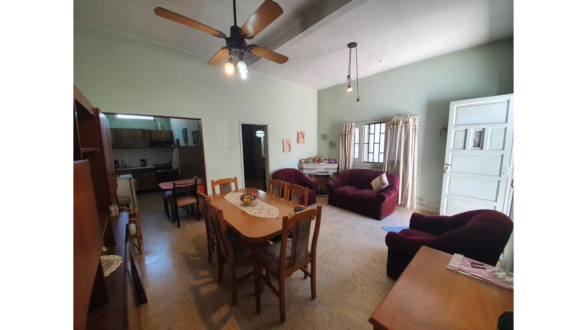 PH 3 Ambientes C/ amplio Galpón - Lanús Oeste.