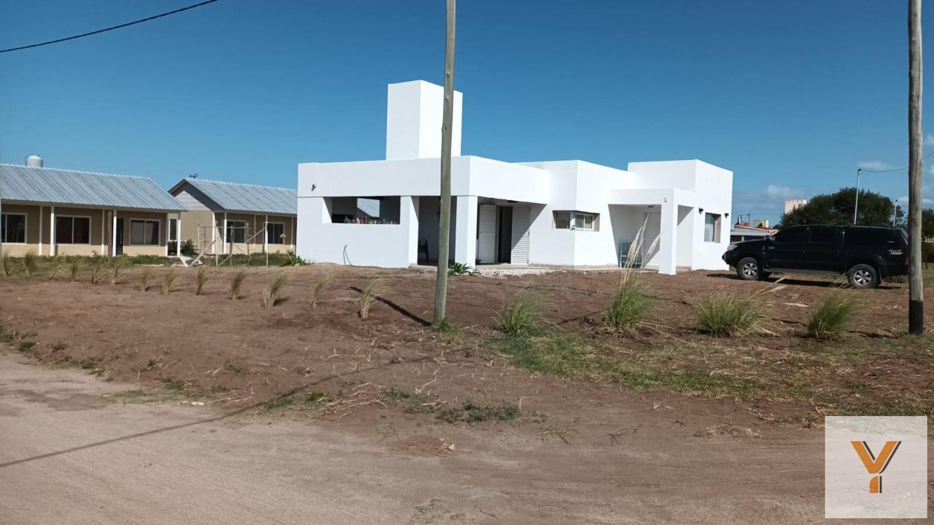 Casa en venta - 2 Dormitorios 1 Baño - 70Mts2 - Mar del Sur