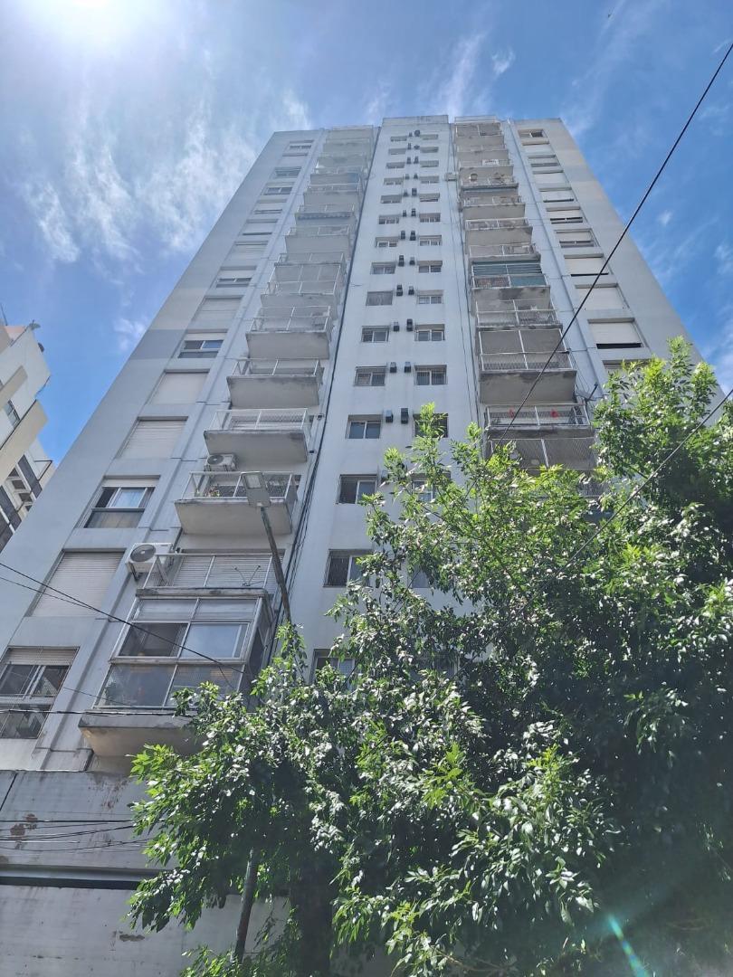 Quilmes Ctro. Alquiler. Depto. 2 ambientes.