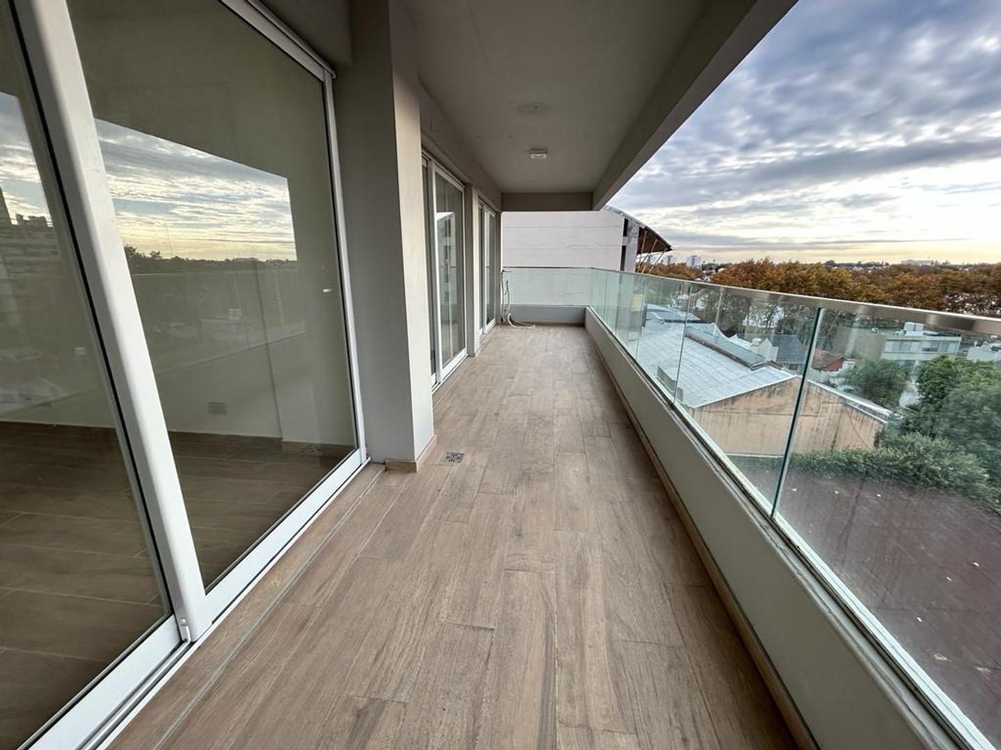 Duplex de categoría con vista panorámica a toda la ciudad