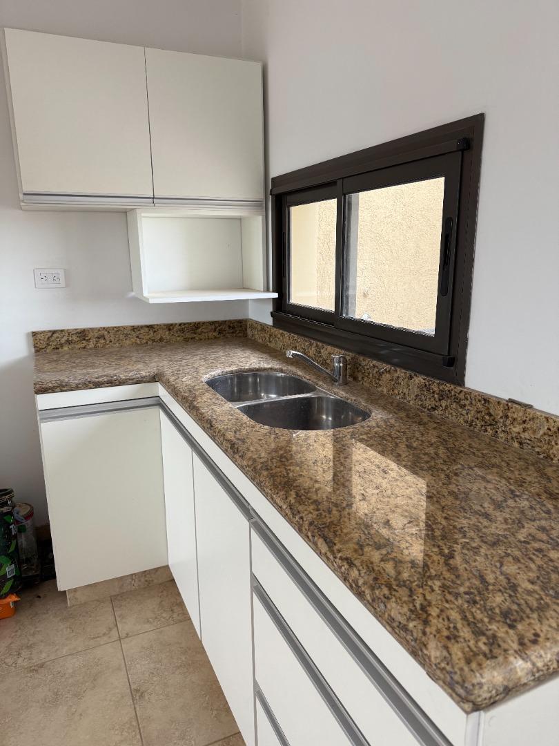 Dos duplex a estrenar en colonia tirolesa