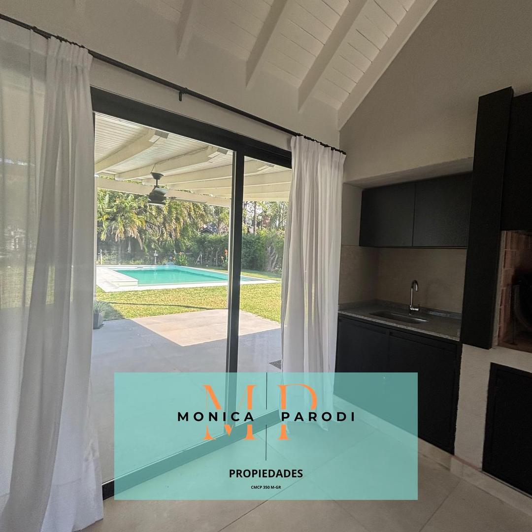 Casa en Venta con 2 cocheras