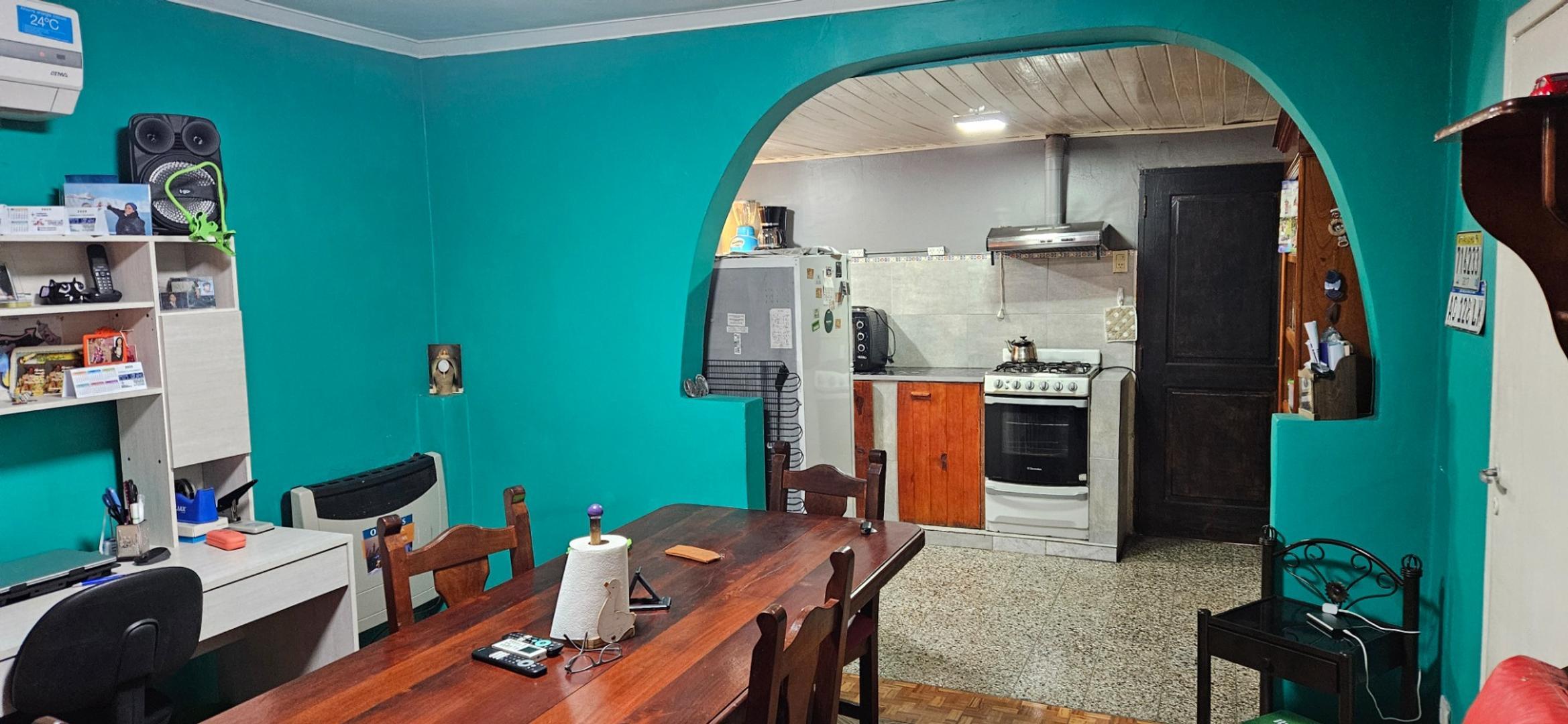 Casa 3 ambientes con 1 baño