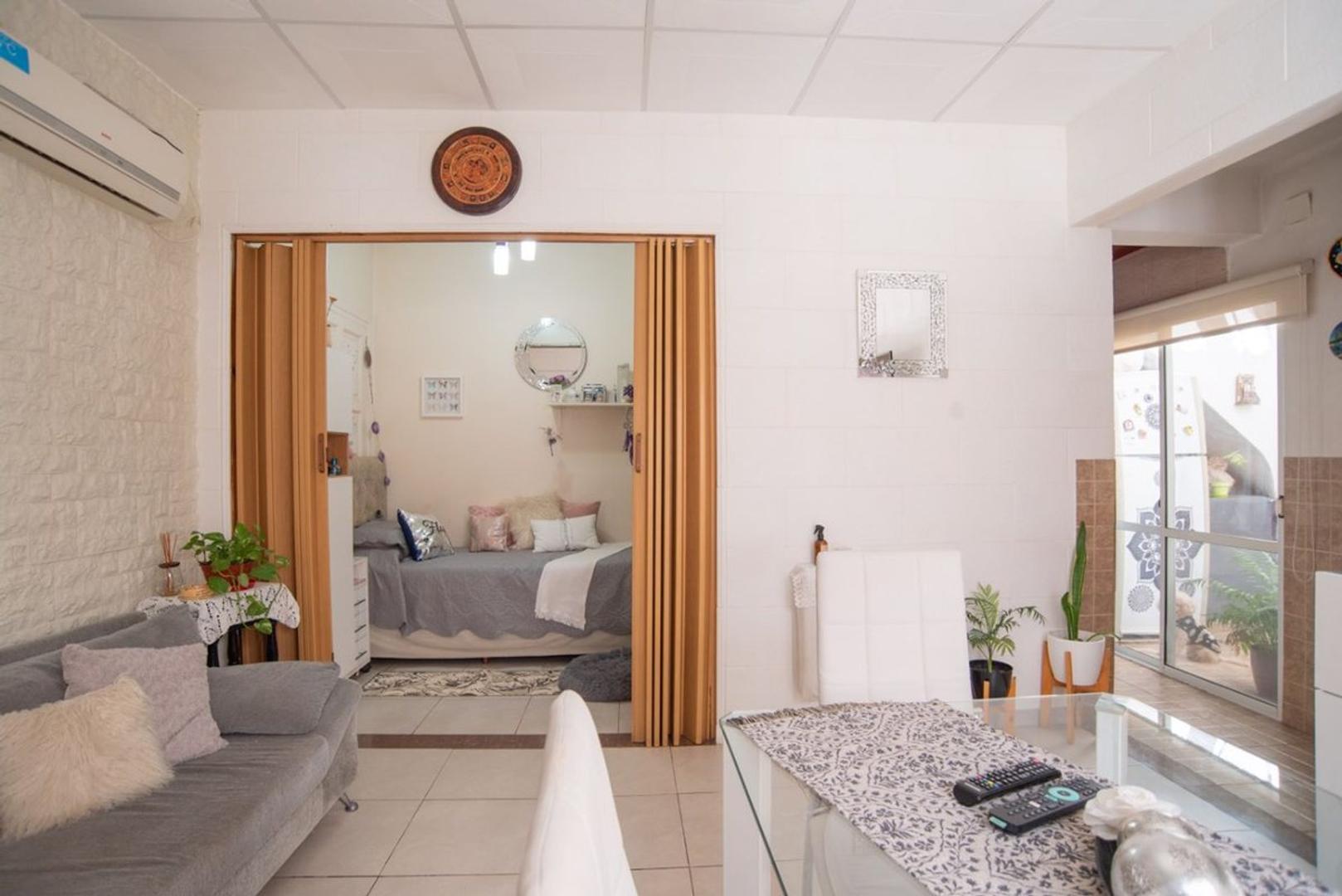 Depto Tipo Casa en Venta 70 años